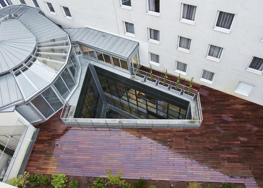 Ile-de-France Clichy Exterior Detail