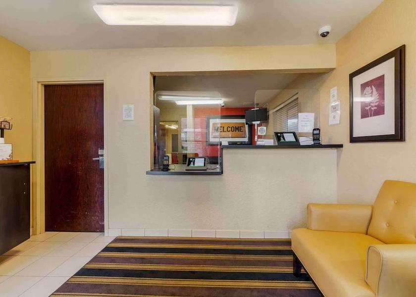 Florida Oakland Park Lobby