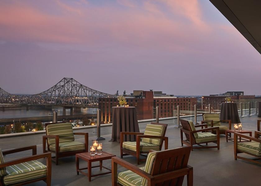 Missouri St. Louis Terrace/patio