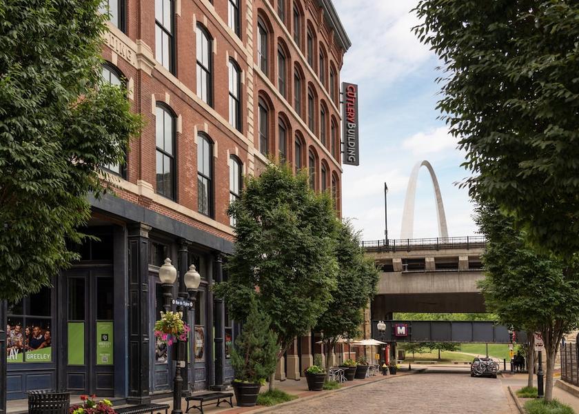 Missouri St. Louis Amenity