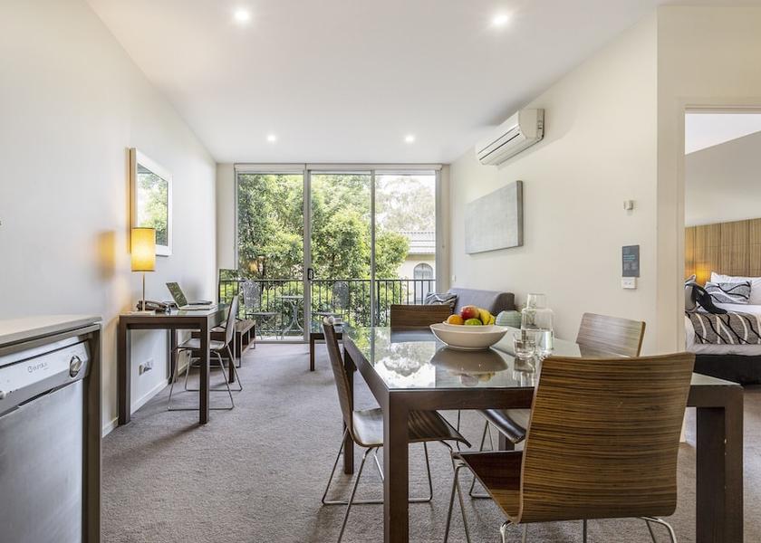 Victoria Melbourne Living area