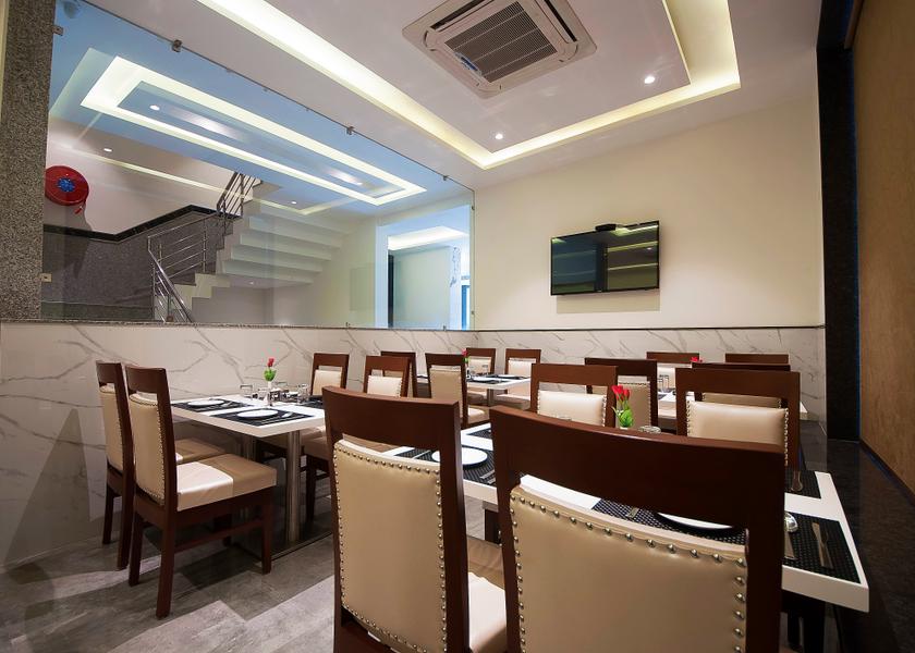 Delhi Delhi Food & Dining