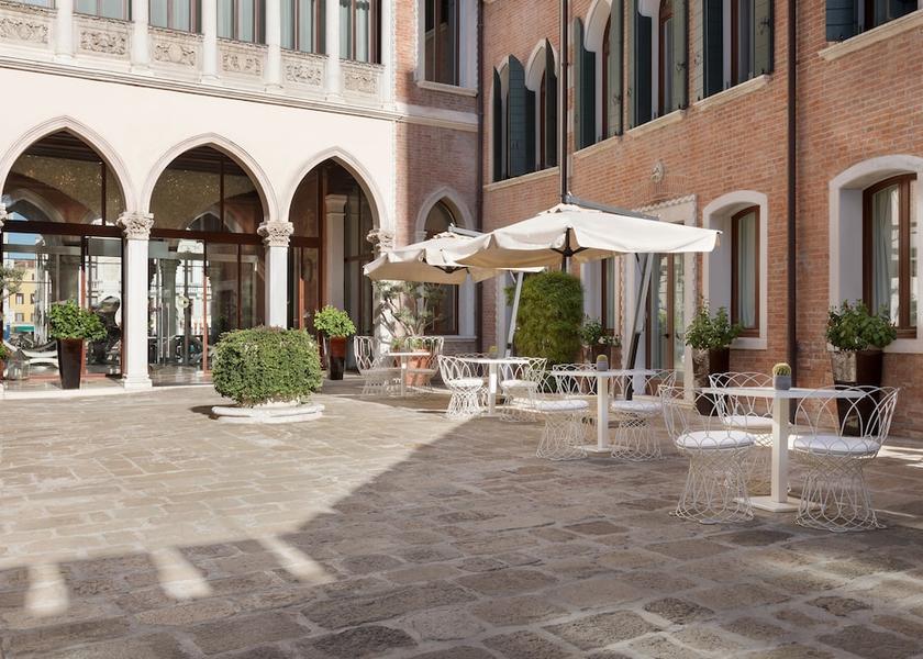 Veneto Venice Exterior Detail
