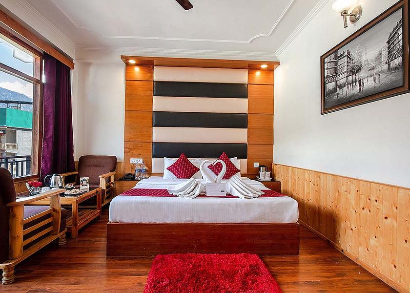 Himachal Pradesh Manali Super Classic Cozy Room with Mountain Facing Balcony