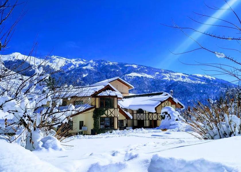 Himachal Pradesh Manali Hotel Exterior