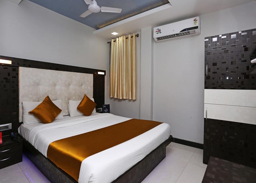 Maharashtra Mumbai Classic Room
