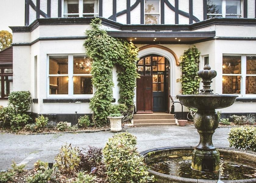 England Ellesmere Port Facade