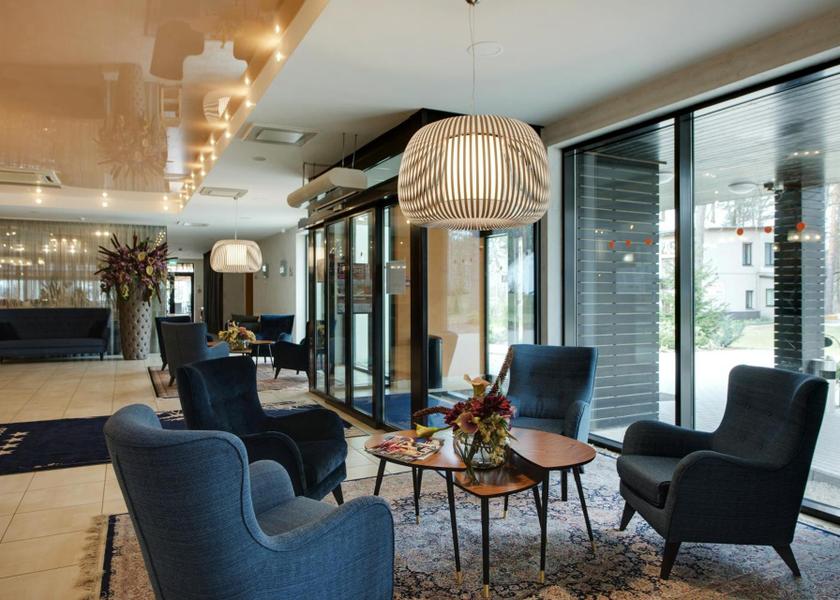  Baltezers lobby