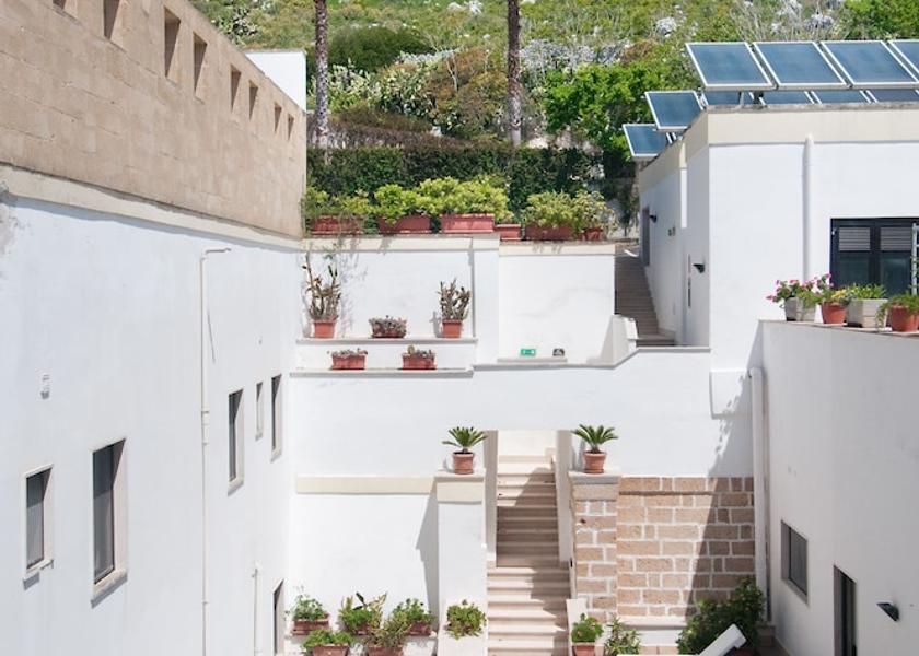 Puglia Santa Cesarea Terme Courtyard