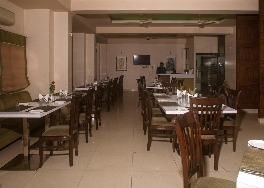 Uttar Pradesh Varanasi Food & Dining