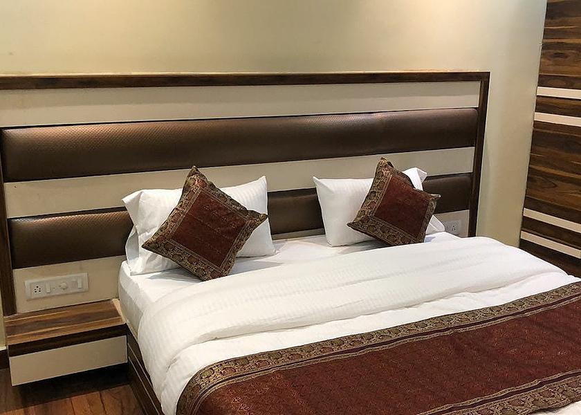 Uttar Pradesh Varanasi Deluxe Room