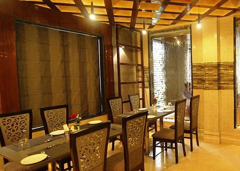 Uttar Pradesh Varanasi Food & Dining