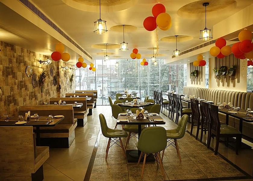 Uttar Pradesh Varanasi Food & Dining