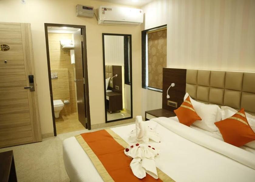 Uttar Pradesh Varanasi Club Royal Room