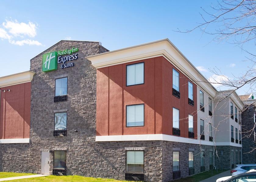 New York Chester Exterior Detail