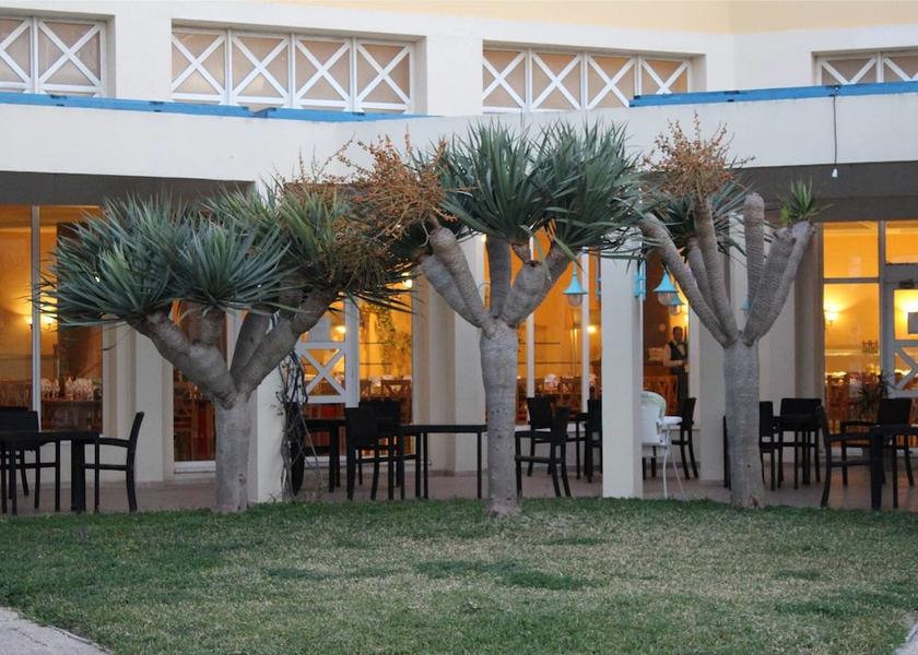  La Marsa Front of property