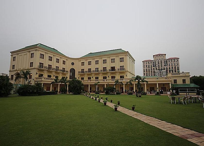 Haryana Gurugram Hotel Exterior