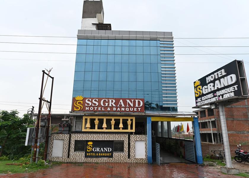 Uttar Pradesh Lucknow Hotel Exterior