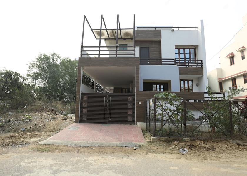 Uttar Pradesh Lucknow Front of property