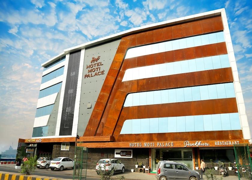 Uttar Pradesh Agra Front of property