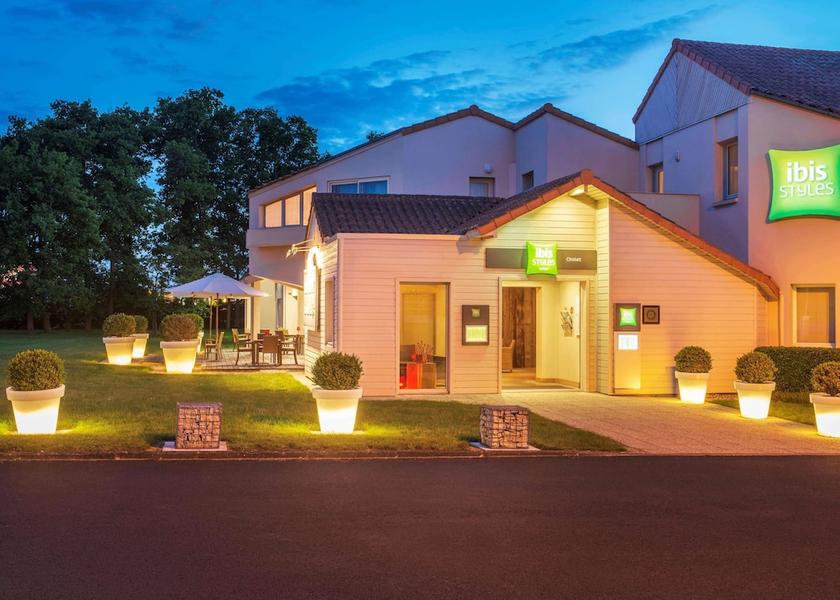 Pays de la Loire Cholet Exterior Detail