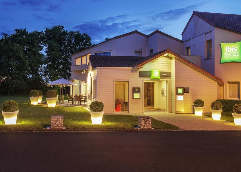 Pays de la Loire Cholet Exterior Detail