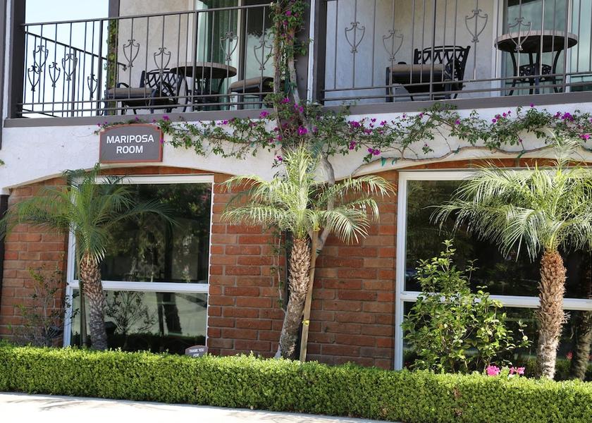 California Laguna Hills Breakfast area