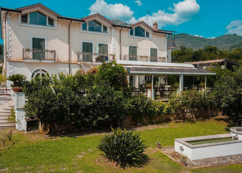 Campania San Cipriano Picentino Front of property