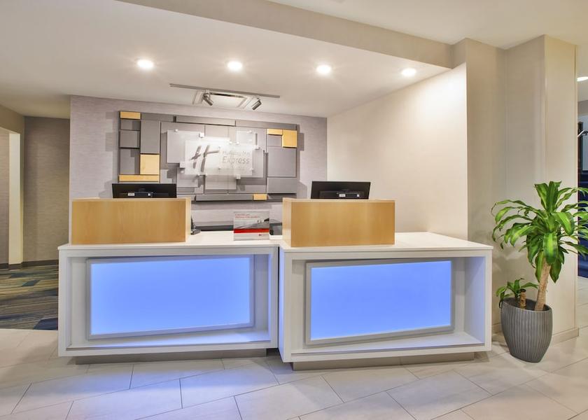 New York Victor Exterior Detail