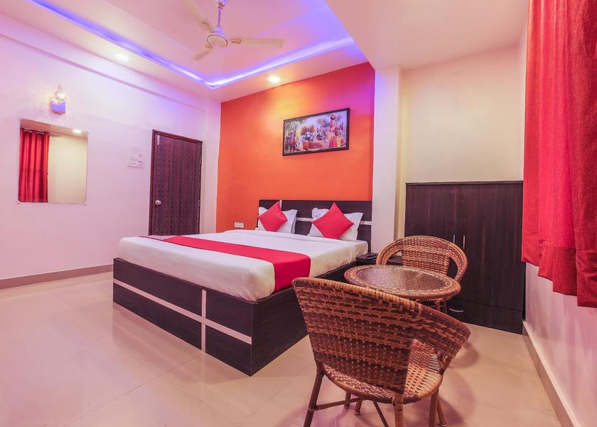 Maharashtra Pune Classic Room