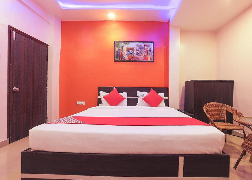 Maharashtra Pune Classic Room