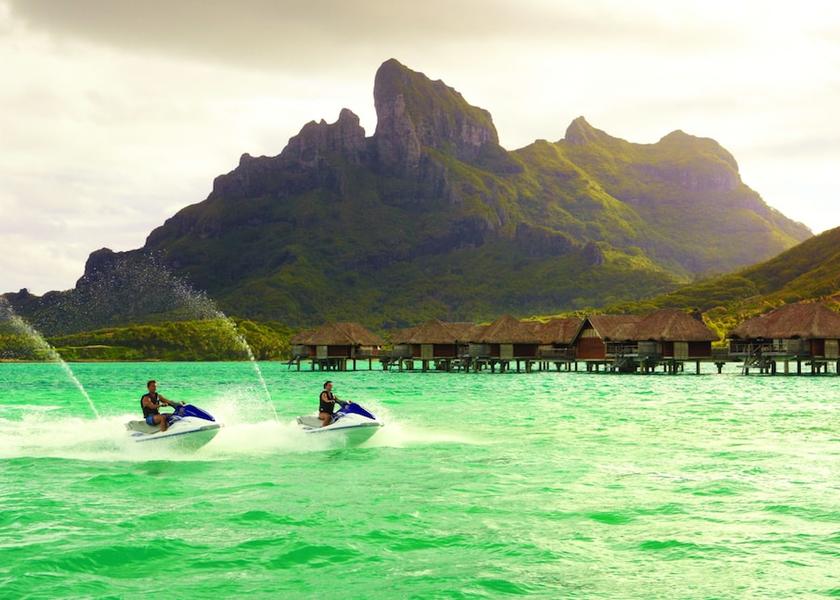  Bora Bora Exterior Detail
