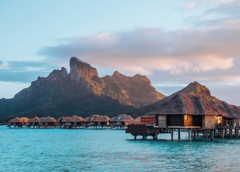  Bora Bora Exterior Detail