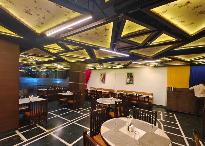 Gujarat Vadodara Food & Dining