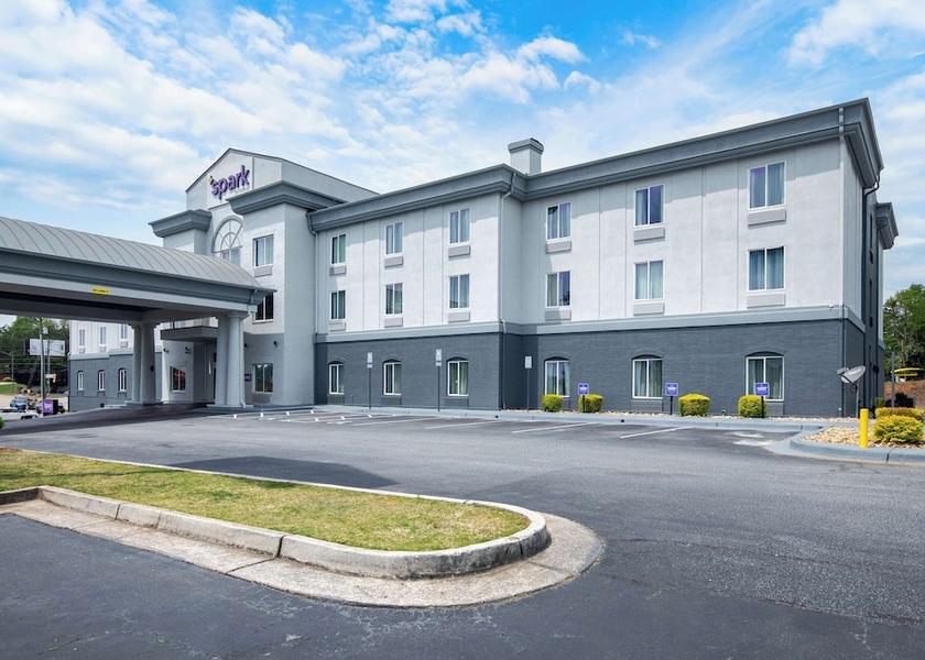 Georgia Commerce Exterior Detail