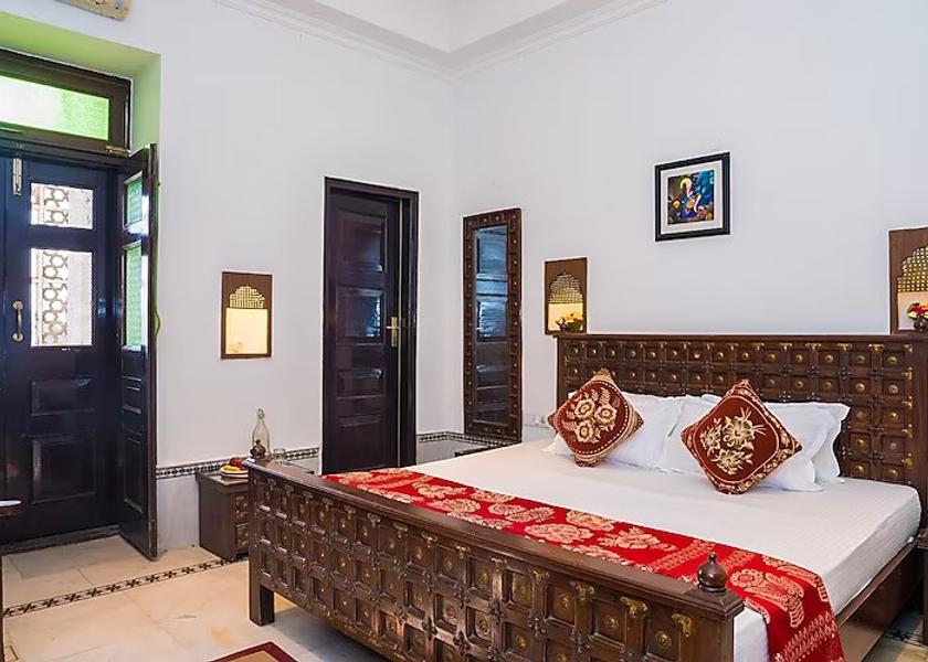 Uttarakhand Haridwar Classic Room