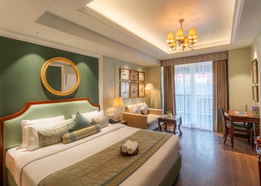 Uttarakhand Mussoorie Premium Room with Bathtub