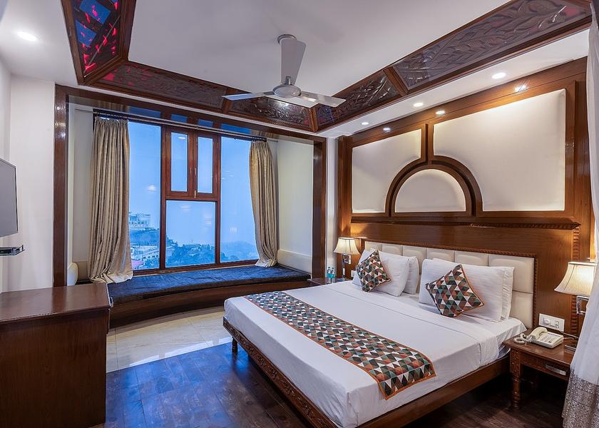Uttarakhand Mussoorie Presidential Suite ( Valley View )
