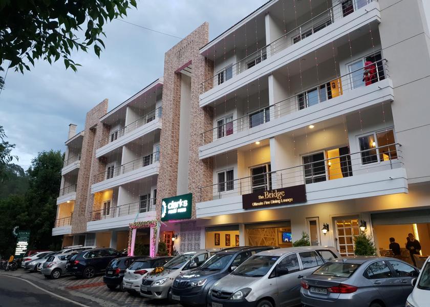 Uttarakhand Bhimtal Hotel Exterior