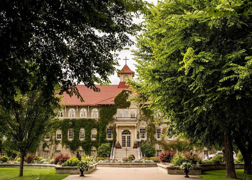 British Columbia Cranbrook Facade