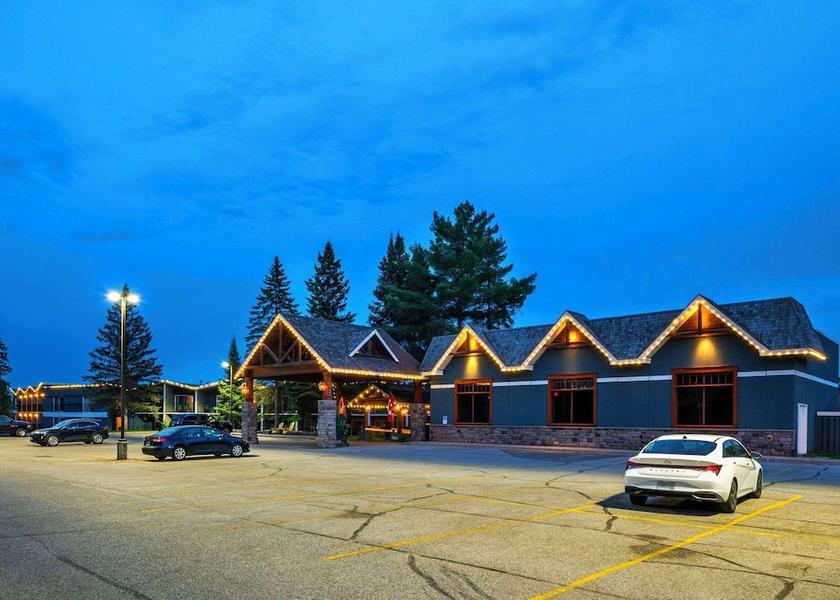 Ontario Huntsville Exterior Detail