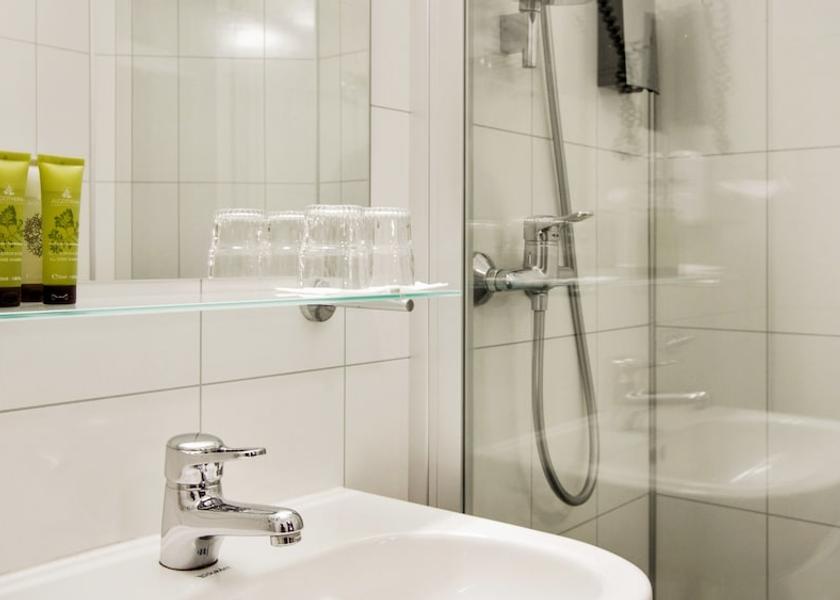 Nordland Vestvågøy Bathroom