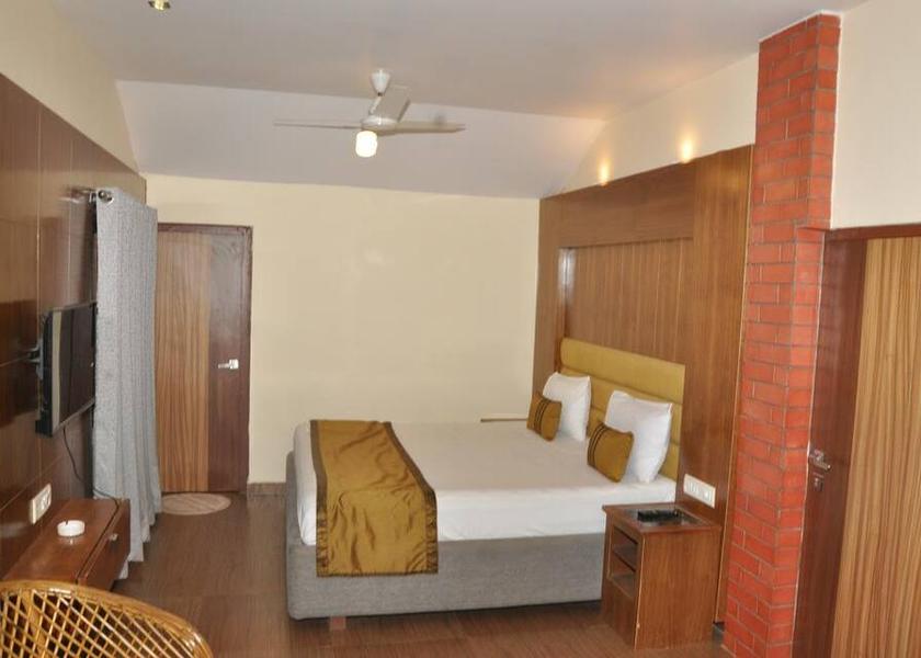 Tamil Nadu Yelagiri Cottage Room with Hall