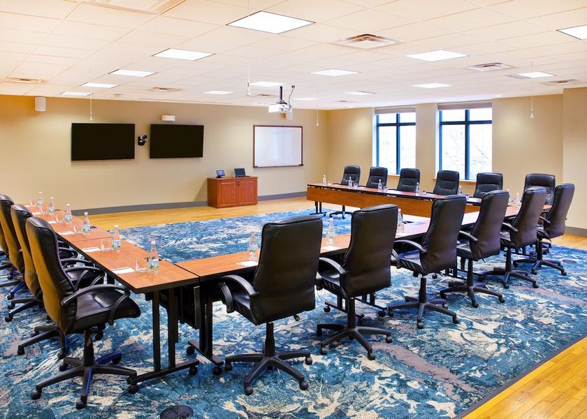 Massachusetts Beverly Meeting Room