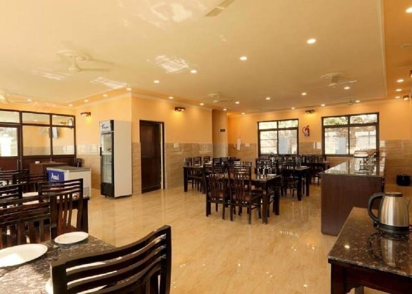 Uttarakhand Lansdowne Breakfast area