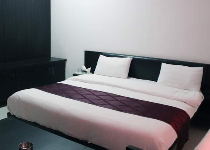 Super Deluxe Bedroom