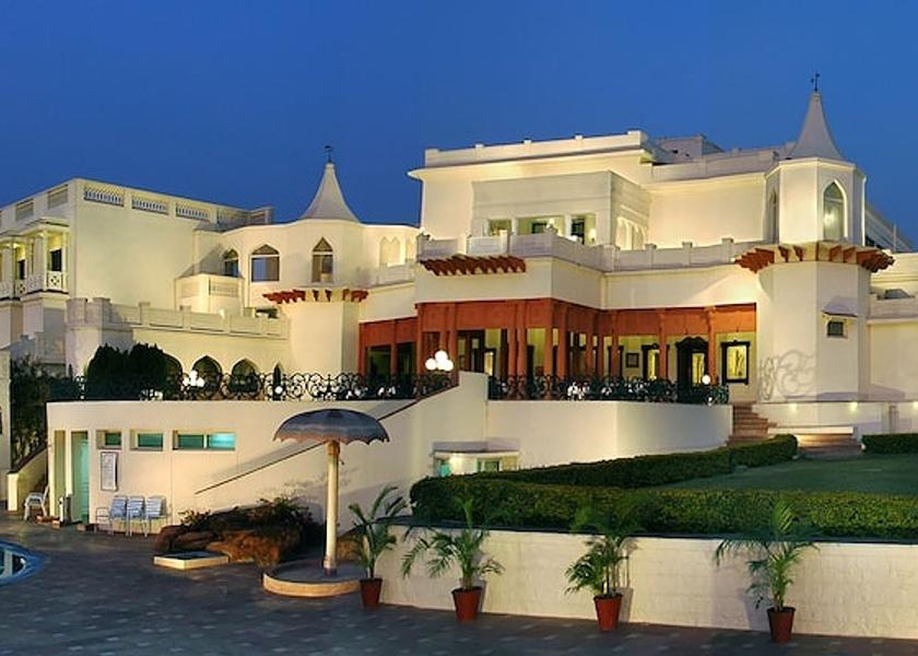 Madhya Pradesh Bhopal Front of property - evening/night