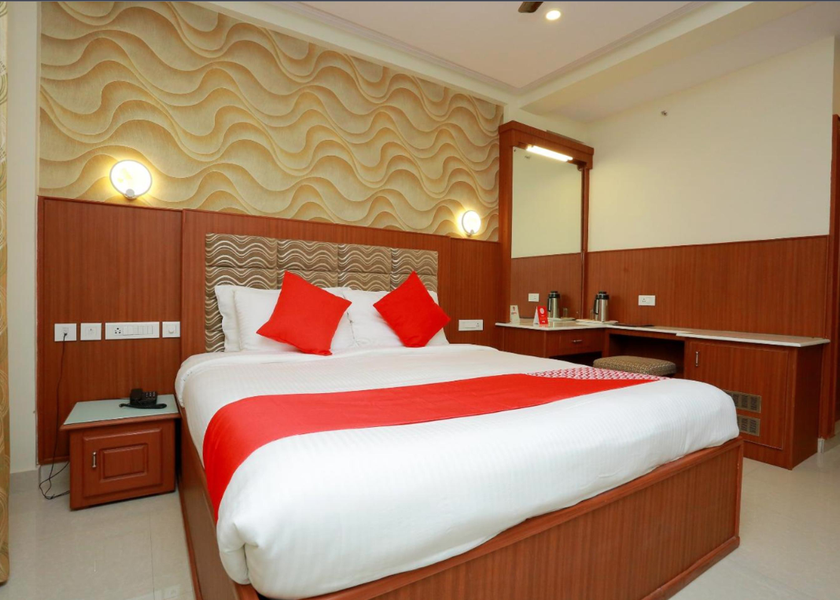 Kerala Thrissur Deluxe Room