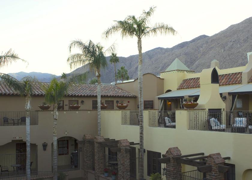 California Palm Springs Courtyard View