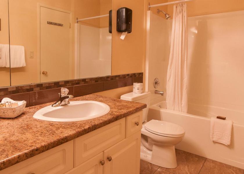 British Columbia Kelowna Three-Bedroom Vacation Home 